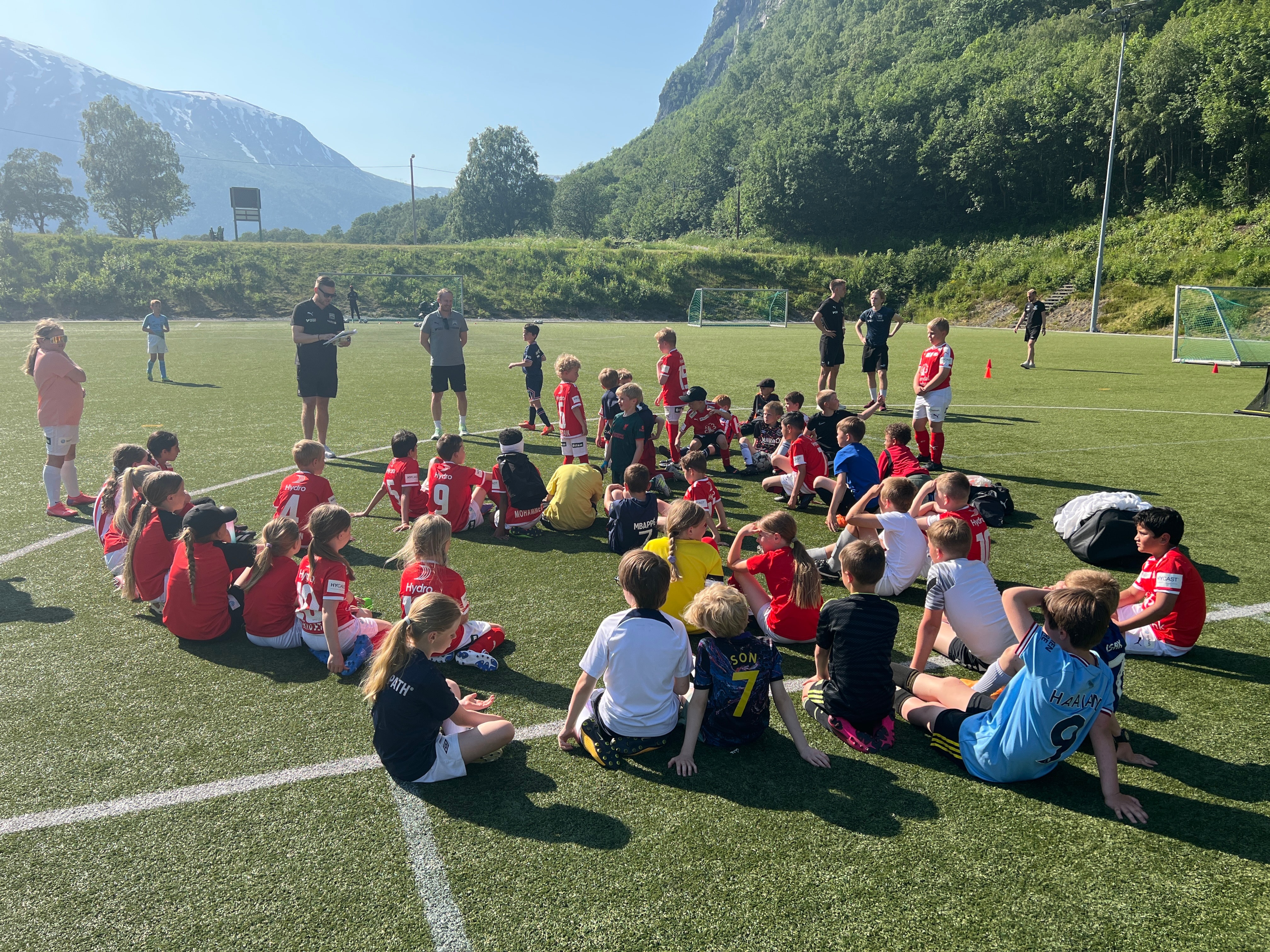 Takk til KBK for en fin kveld med fotballskole